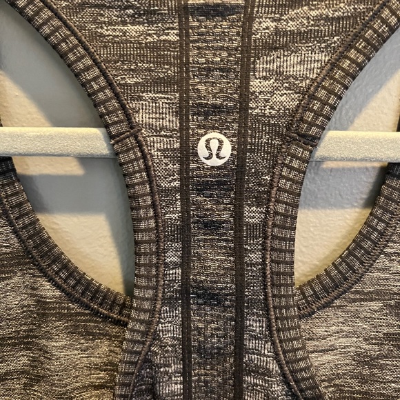 Lululemon swiftly tech tank - Picture 2 of 4